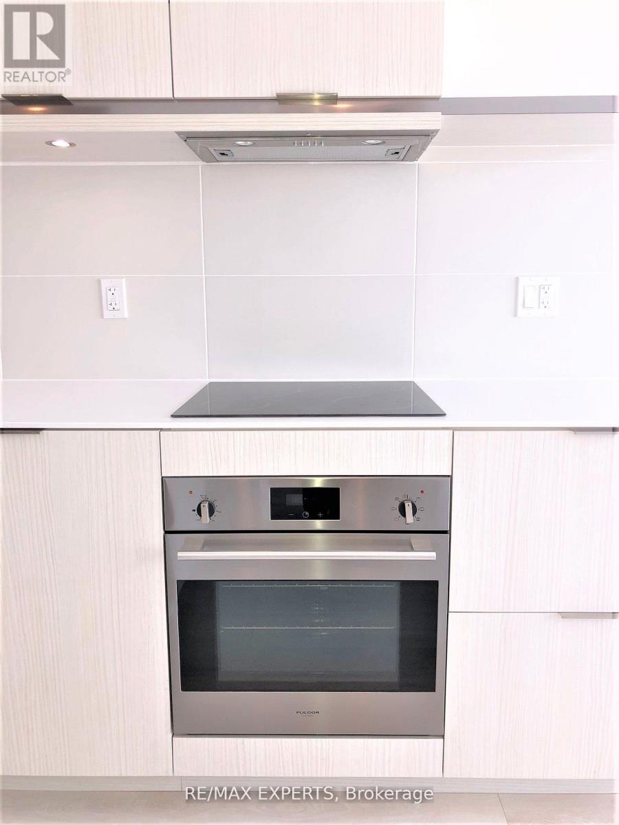 2001 - 197 Yonge Street, Toronto, Ontario  M5B 1M4 - Photo 7 - C13019296