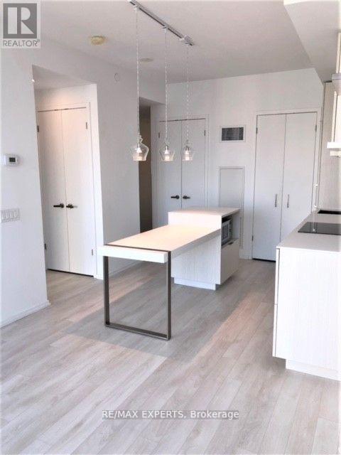 2001 - 197 Yonge Street, Toronto, Ontario  M5B 1M4 - Photo 8 - C13019296