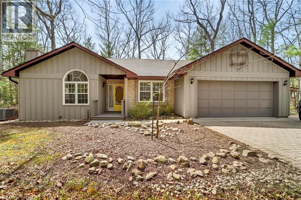 10325 GRAND OAKS Drive, Grand Bend, Ontario