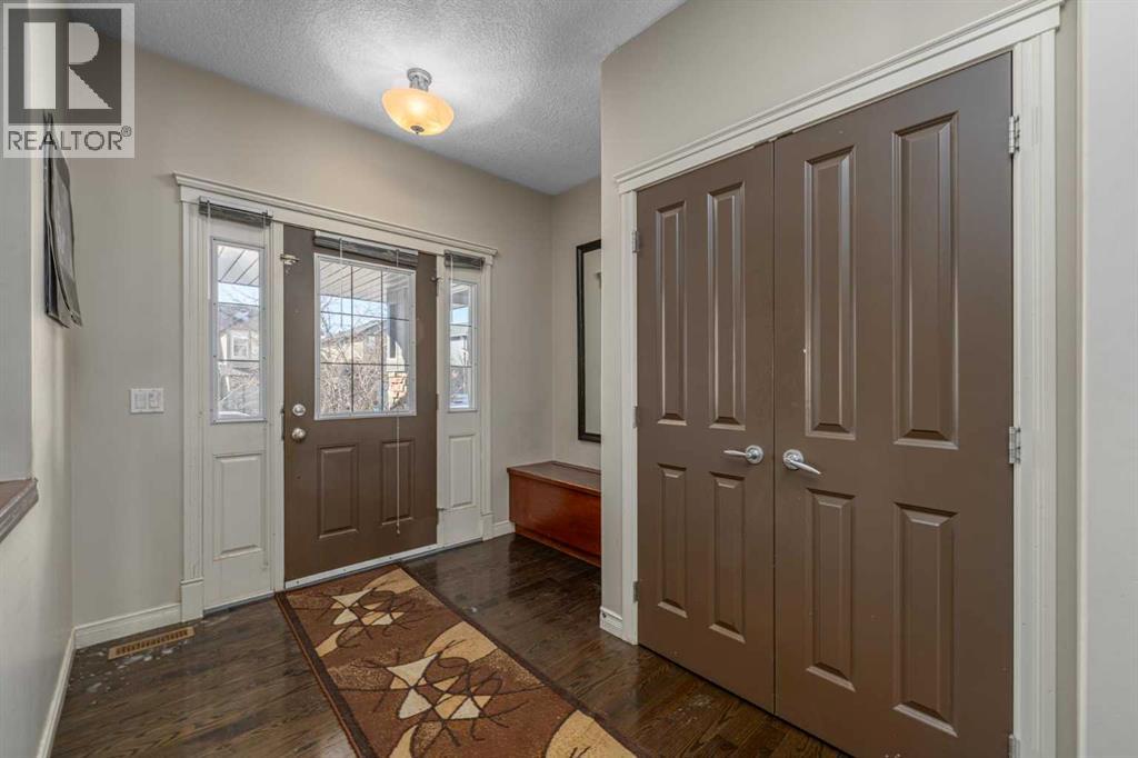 32 Evanspark Circle NW, Calgary, Alberta  T3P 0B3 - Photo 5 - A2289929