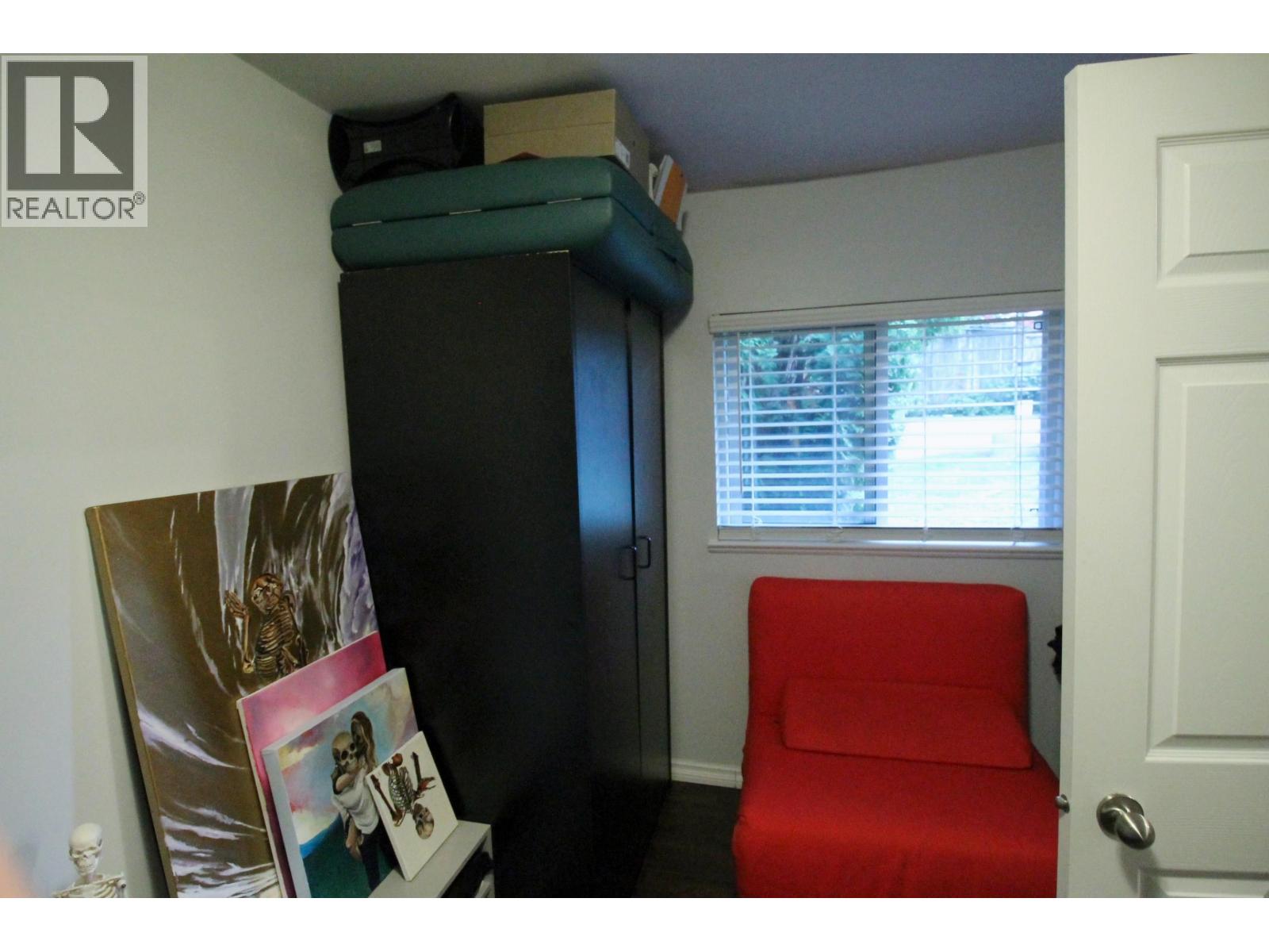 737 Robinson, Coquitlam, British Columbia  V3J 4E9 - Photo 3 - R3114935