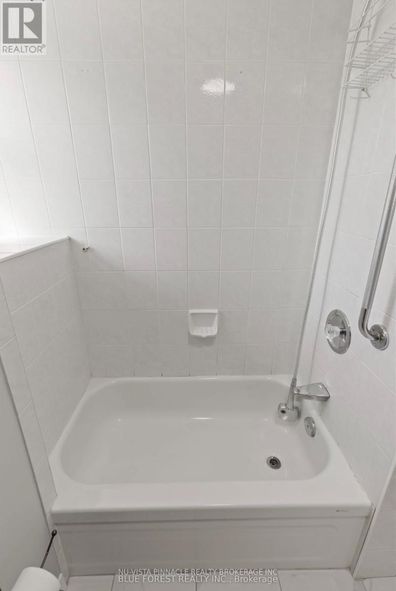 Upper - 7065 Longwoods Road, London South, Ontario  N6P 1B6 - Photo 19 - X13045416