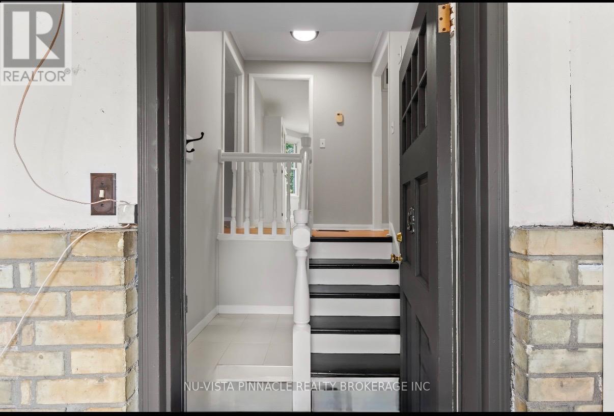 Upper - 7065 Longwoods Road, London South, Ontario  N6P 1B6 - Photo 4 - X13045416