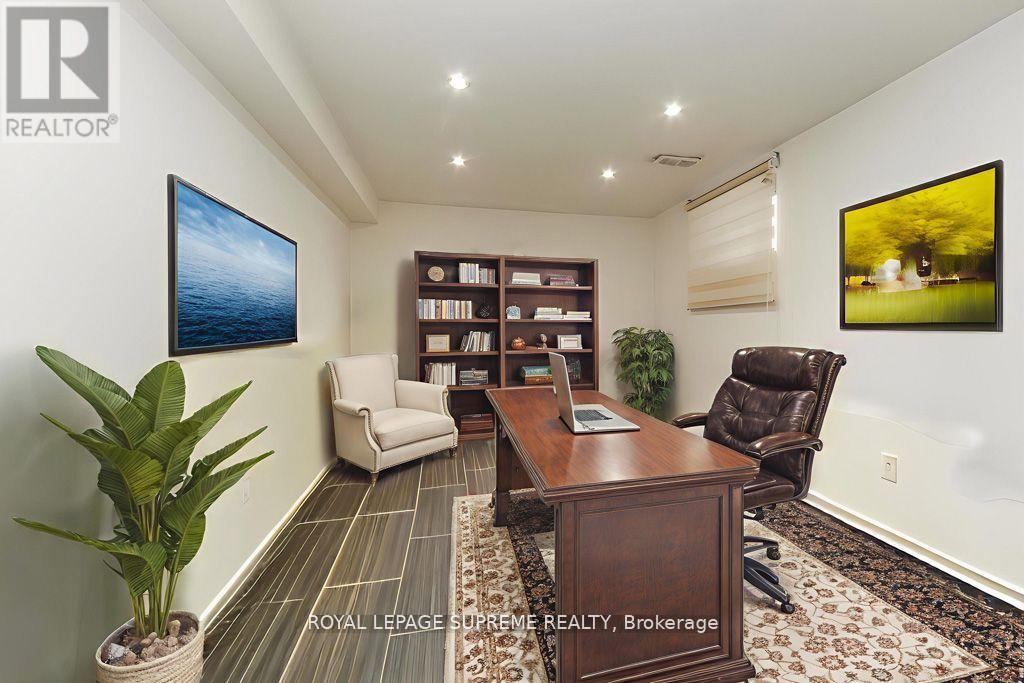 109 Regina Avenue, Toronto, Ontario  M6A 1R5 - Photo 19 - C13040994