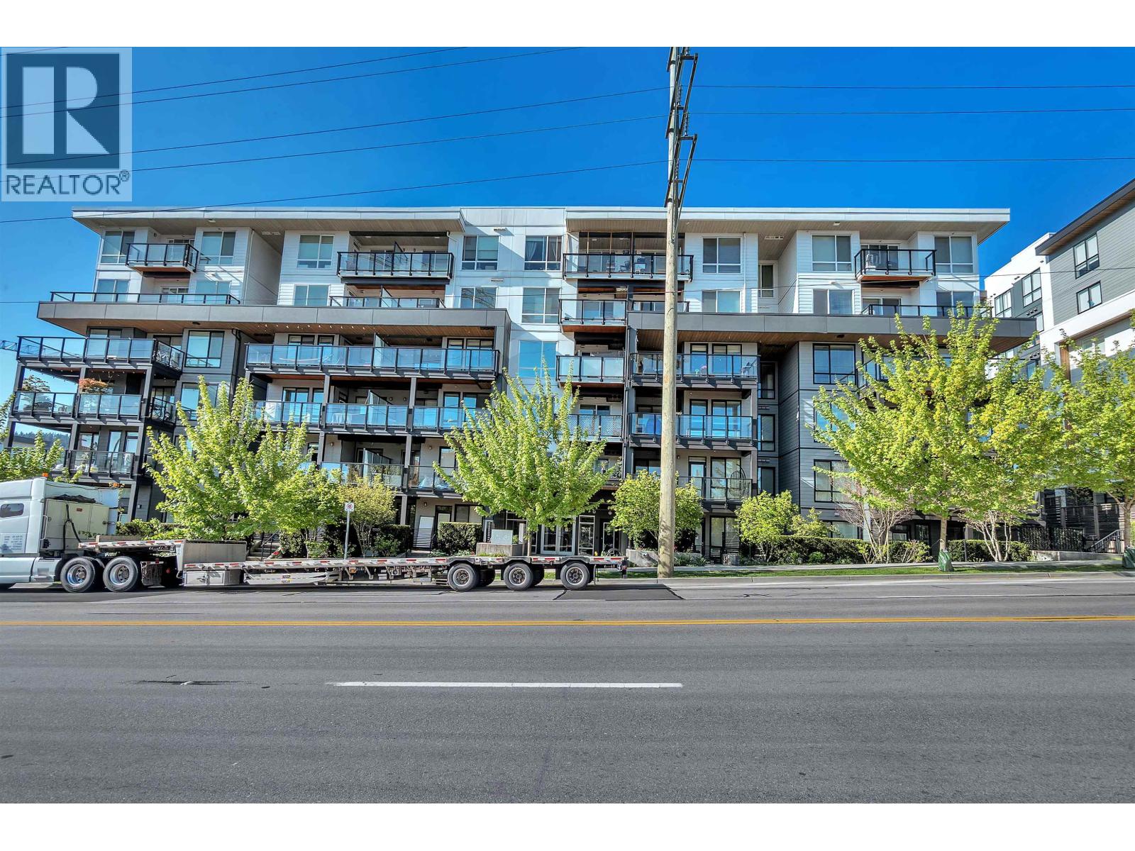 212 707 Como Lake Avenue, Coquitlam, British Columbia  V3J 0J5 - Photo 2 - R3115837