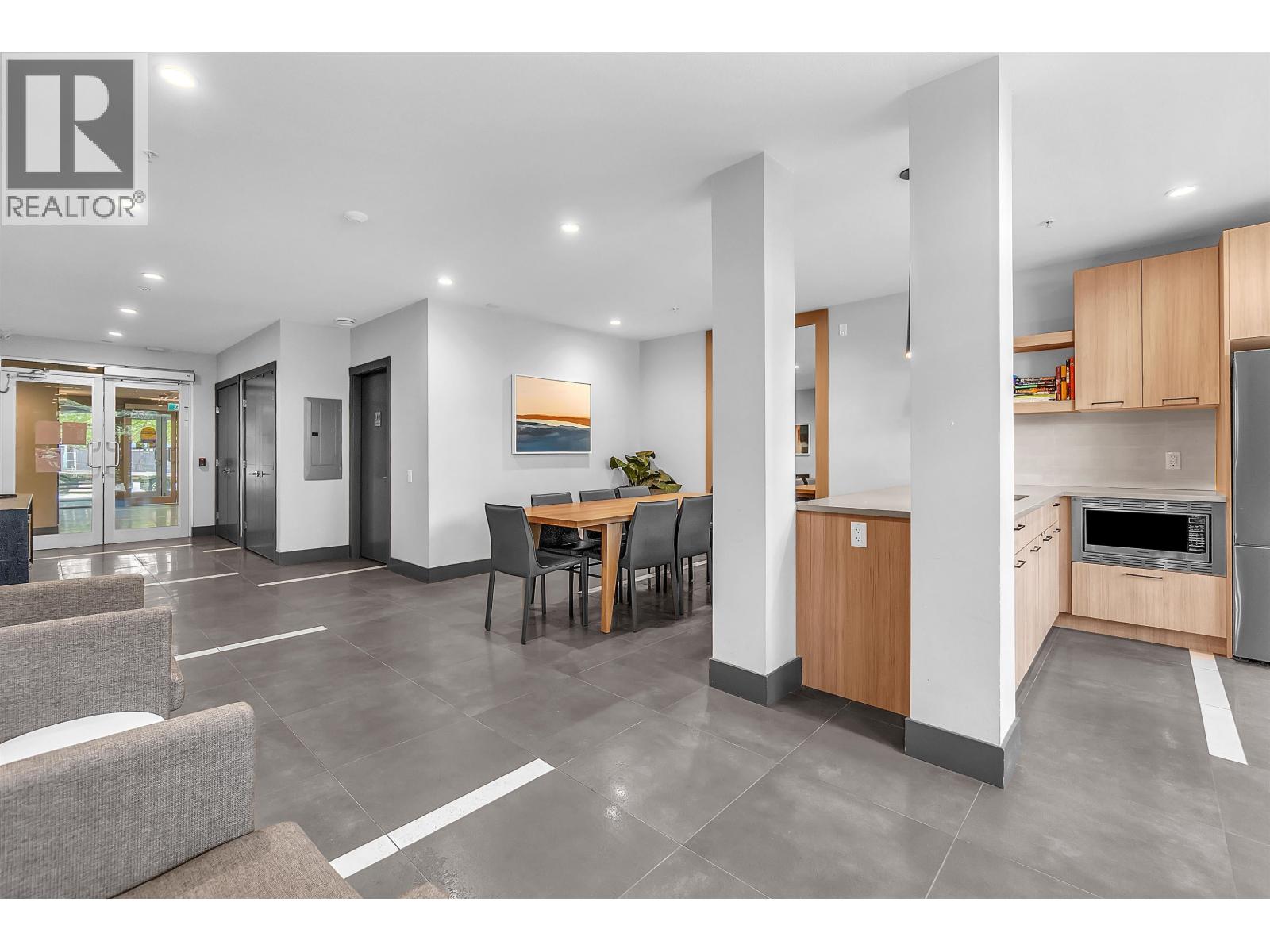 212 707 Como Lake Avenue, Coquitlam, British Columbia  V3J 0J5 - Photo 30 - R3115837