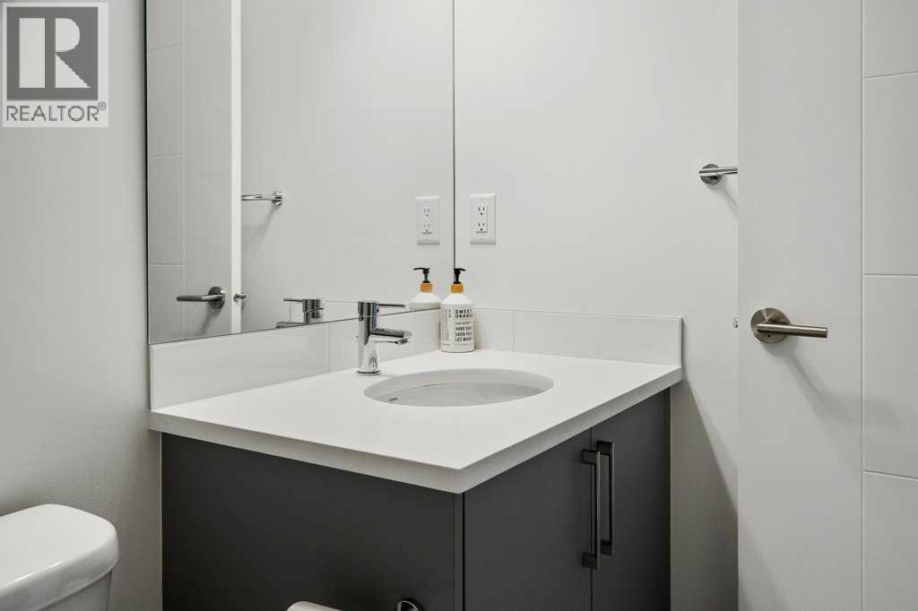 409 South Point Lane SW, Airdrie, Alberta  T4B 5G8 - Photo 30 - A2304977