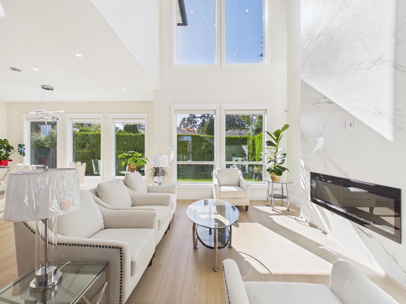 1365 160a Street, Surrey, British Columbia  V4A 7T7 - Photo 4 - R3114438