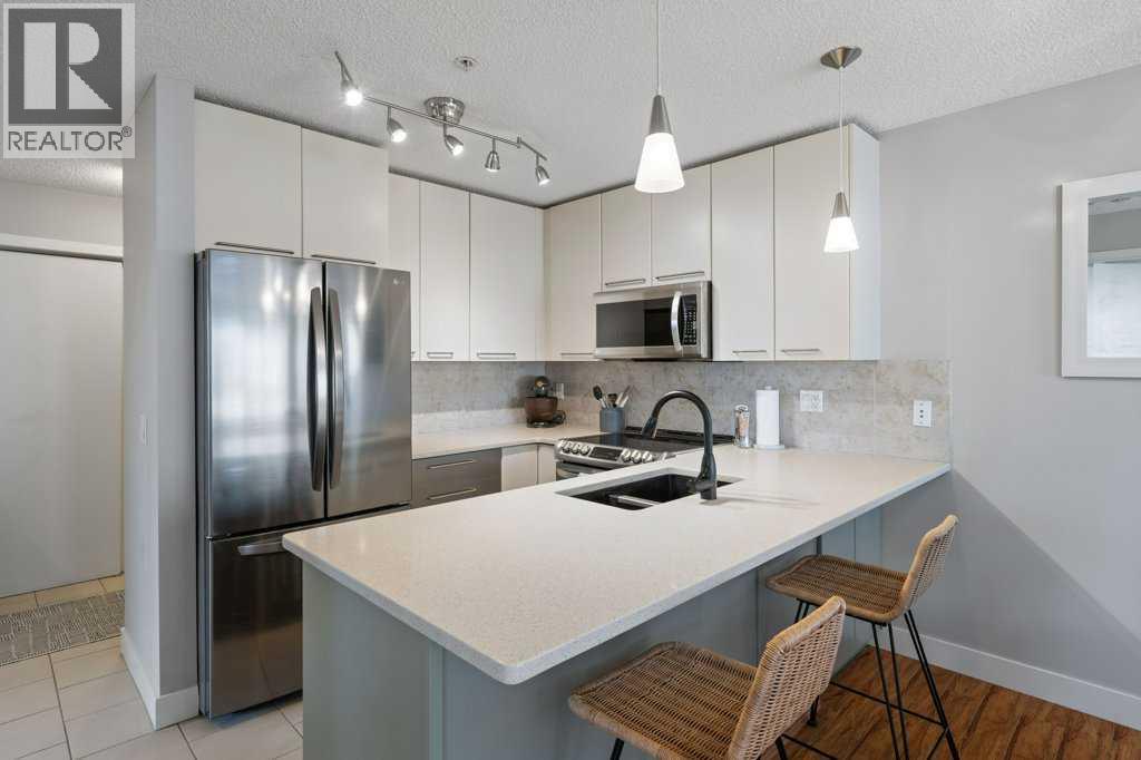 215, 35 Richard Court Sw, Calgary, Alberta  T3E 7N9 - Photo 2 - A2304746