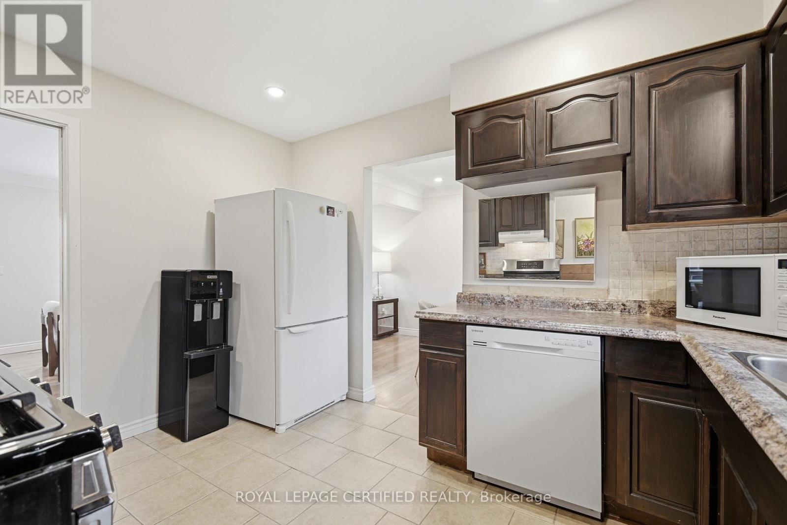 2435 Mckay Avenue, Windsor, Ontario  N9E 2P4 - Photo 17 - X13045028