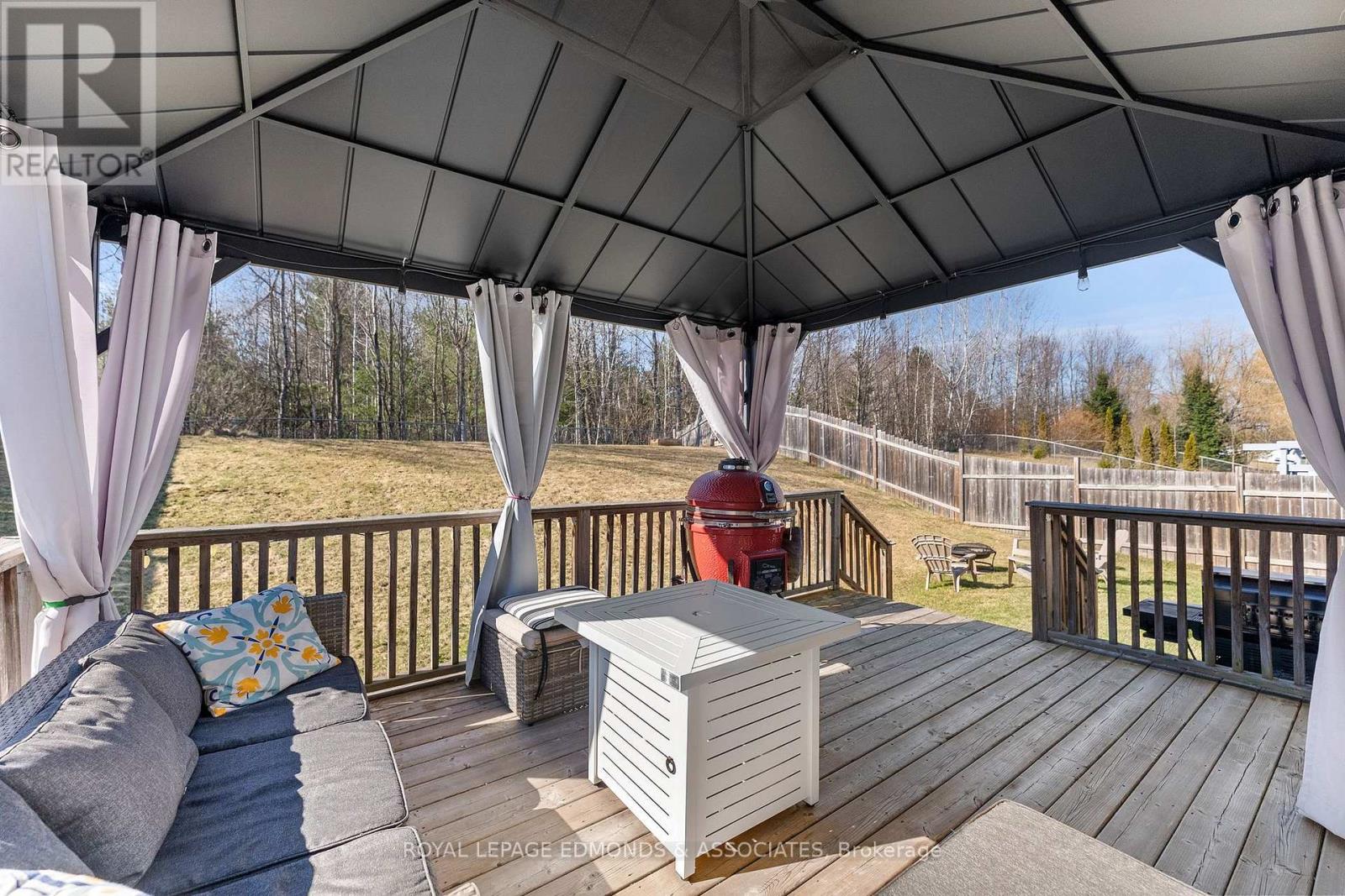 669 Fairview Avenue S, Laurentian Valley, Ontario  K8A 8N4 - Photo 27 - X12925520