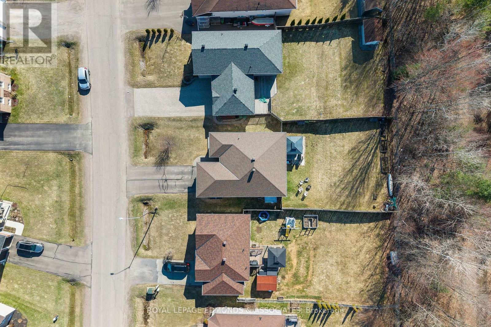 669 Fairview Avenue S, Laurentian Valley, Ontario  K8A 8N4 - Photo 43 - X12925520