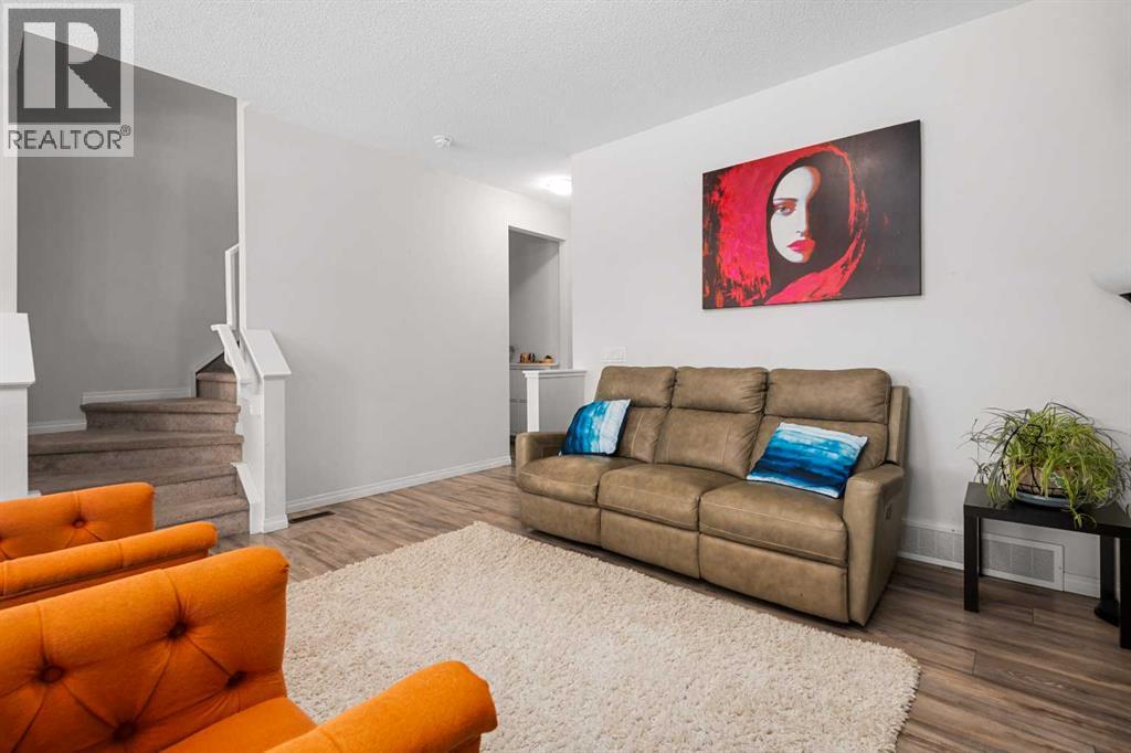 673 Hillcrest Road SW, Airdrie, Alberta  T4B 4C7 - Photo 8 - A2296509