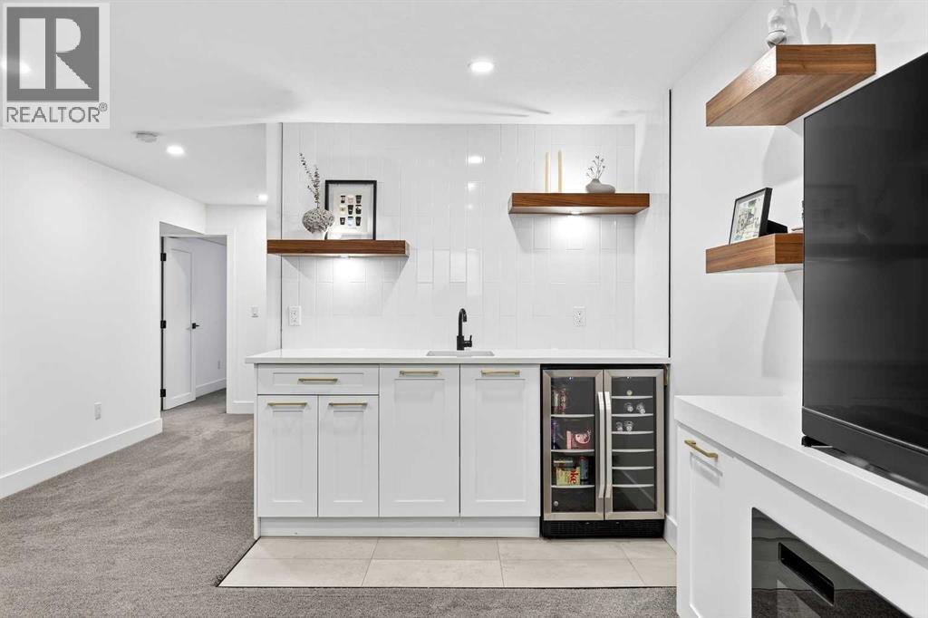 6323 Crowchild Trail SW, Calgary, Alberta  T3E 5R6 - Photo 31 - A2297839