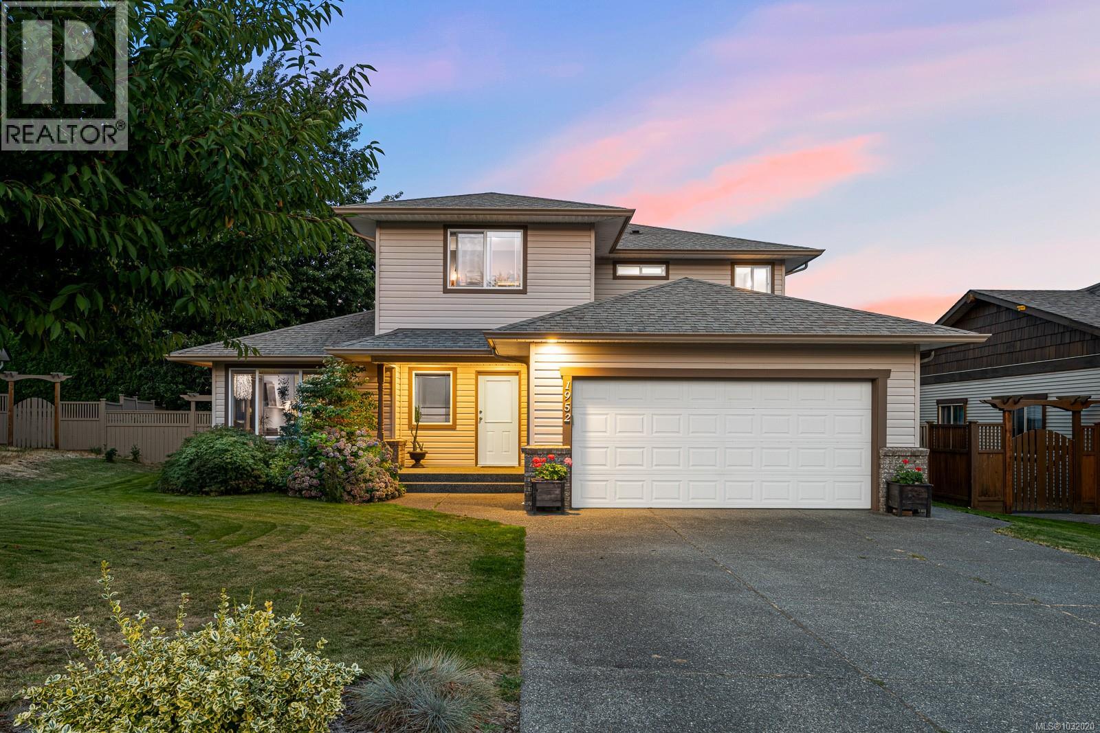 1952 Marten Ave, Comox, British Columbia