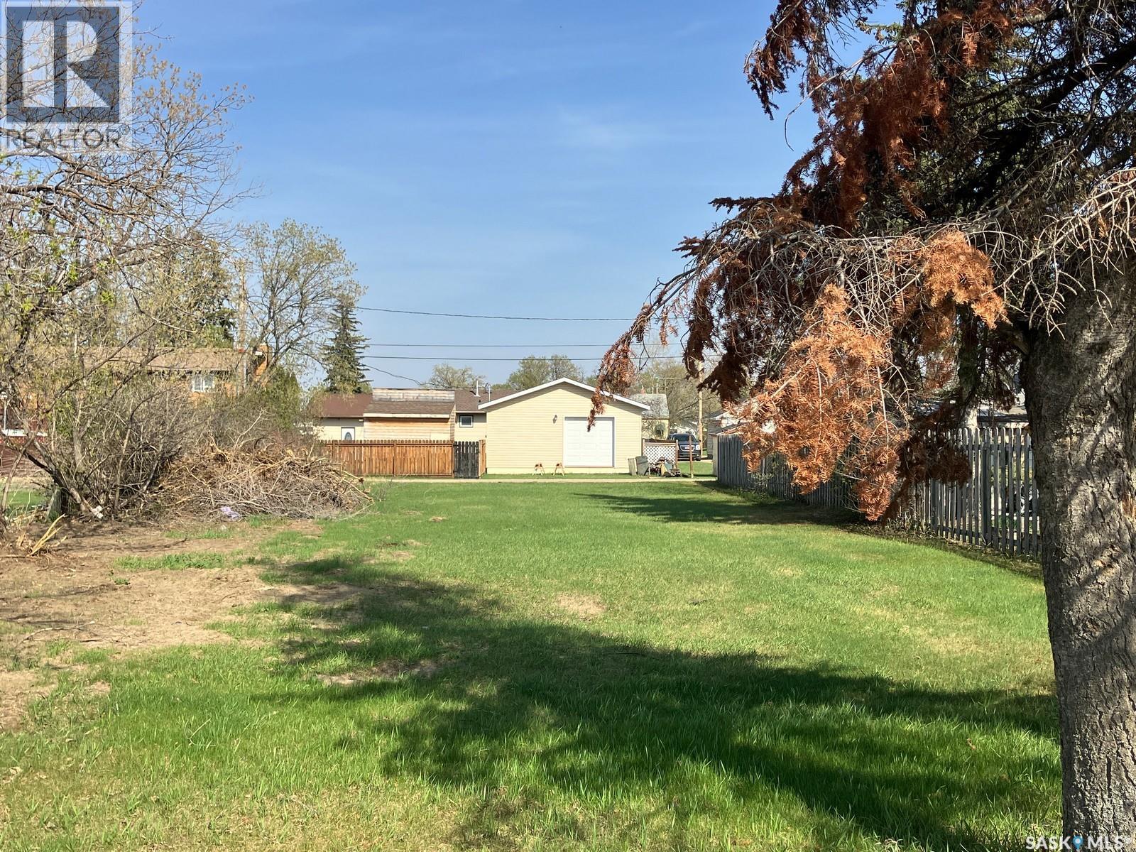 113 4th Street N, Nipawin, Saskatchewan  S0E 1E0 - Photo 1 - SK024956