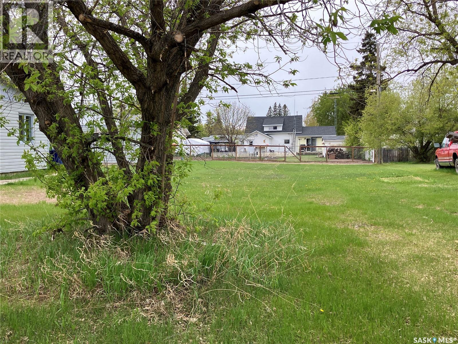 222 6th Street N, Nipawin, Saskatchewan  S0E 1E0 - Photo 1 - SK024957