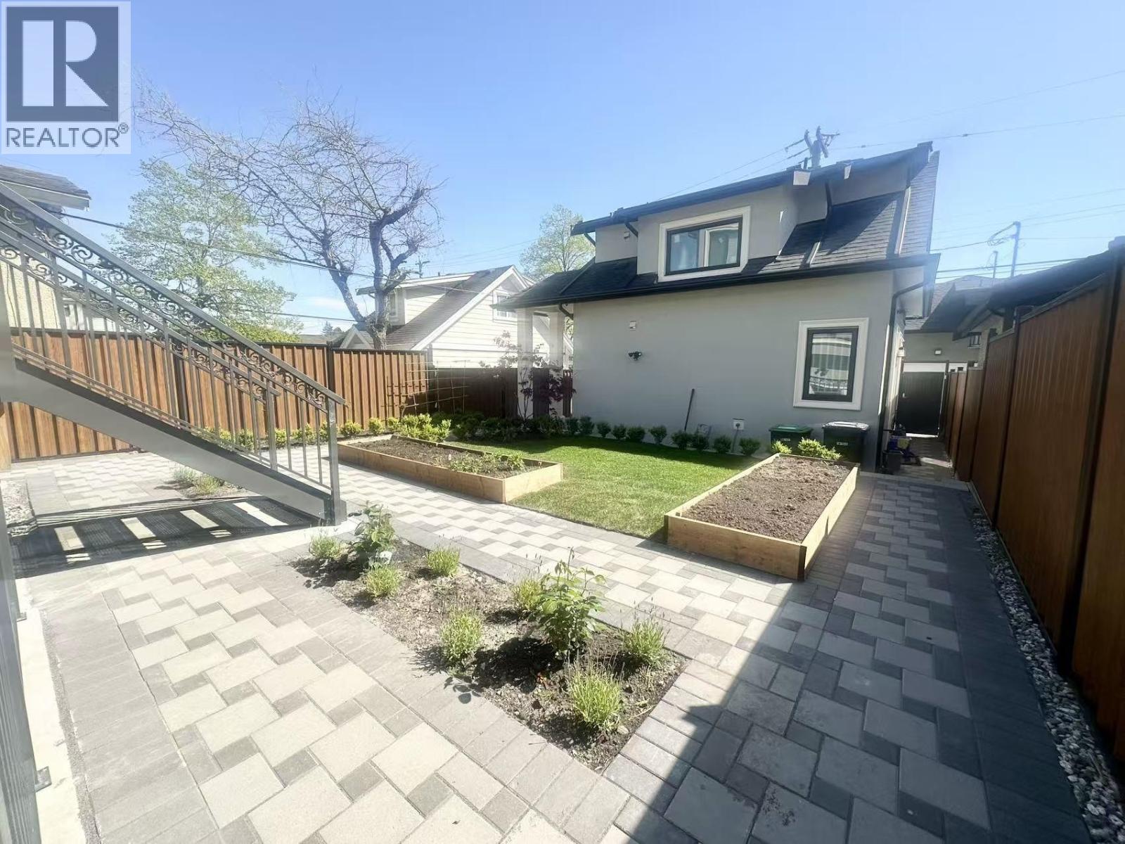 W 45th Ave, Vancouver, British Columbia  V5Y 2W1 - Photo 3 - R3115840