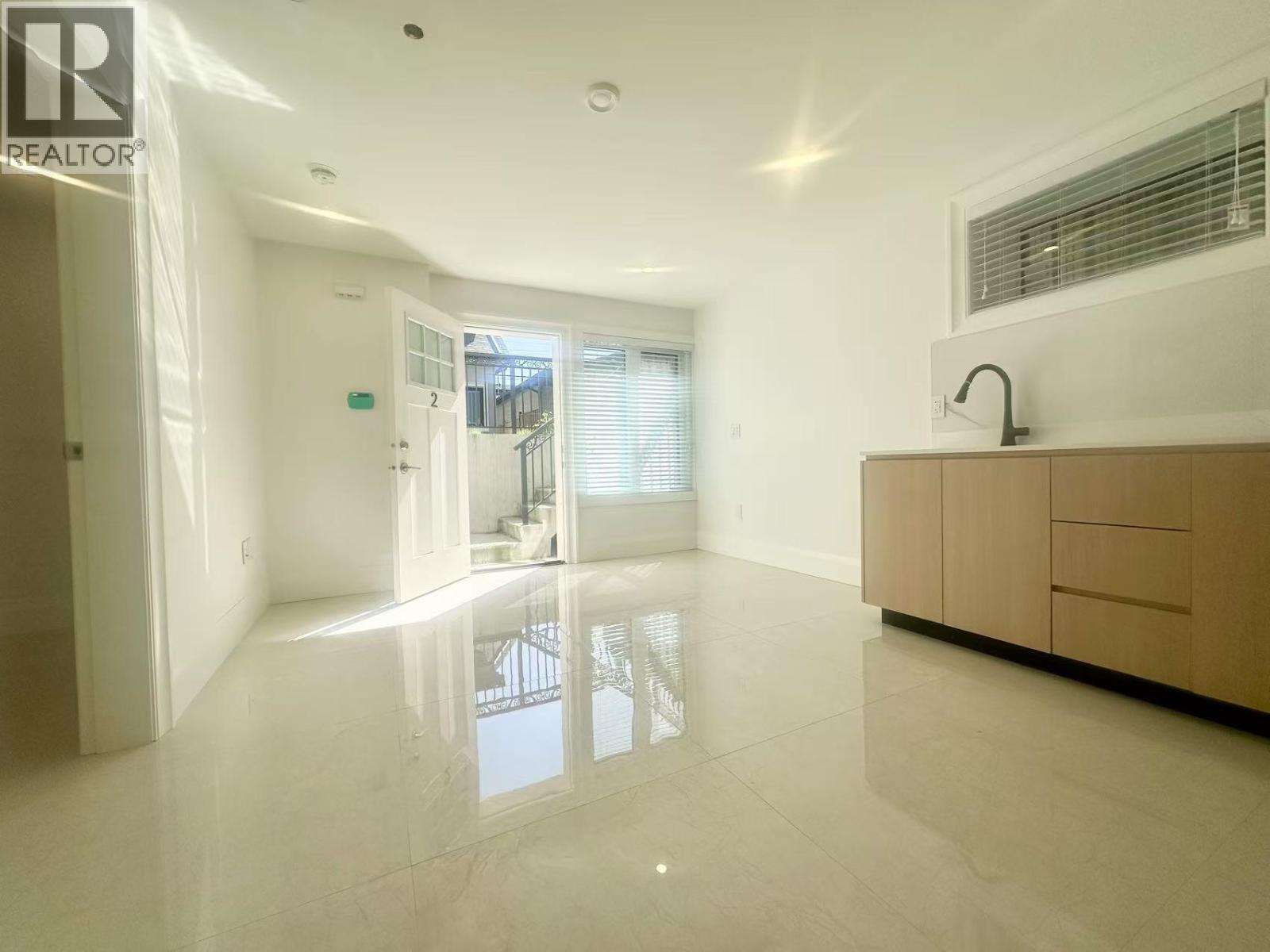 W 45th Ave, Vancouver, British Columbia  V5Y 2W1 - Photo 4 - R3115840