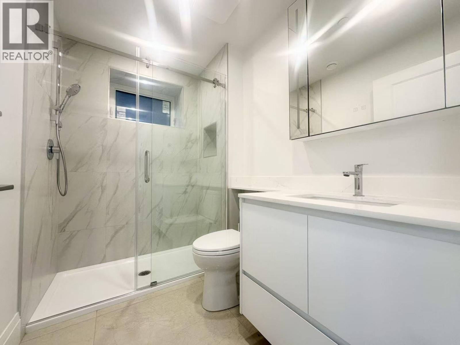 W 45th Ave, Vancouver, British Columbia  V5Y 2W1 - Photo 5 - R3115840