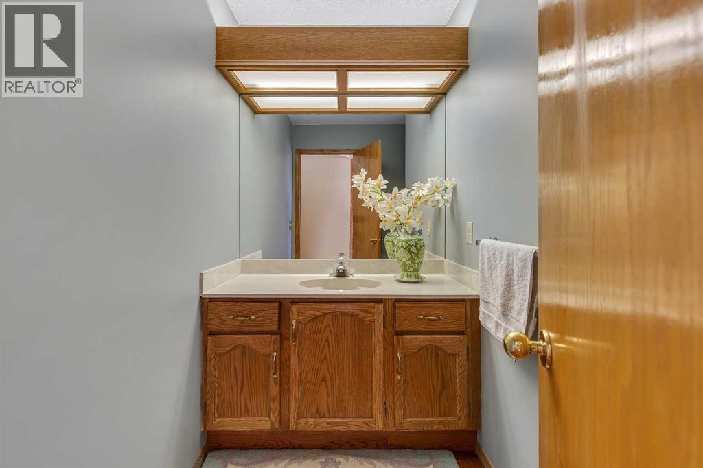 2856 Signal Hill Heights Sw, Calgary, Alberta  T3H 2M6 - Photo 11 - A2302336