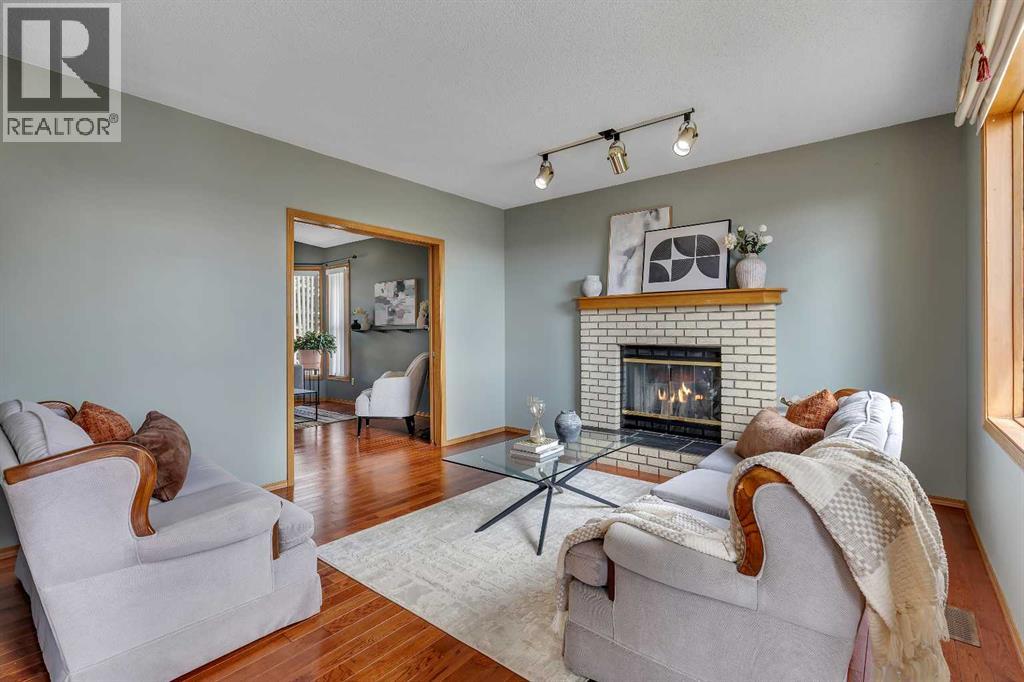 2856 Signal Hill Heights Sw, Calgary, Alberta  T3H 2M6 - Photo 8 - A2302336