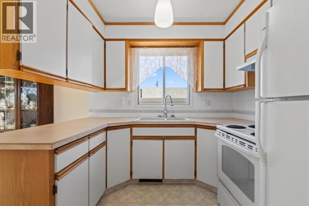 335 1 Street, Irricana, Alberta  T0M 1B0 - Photo 9 - A2303388