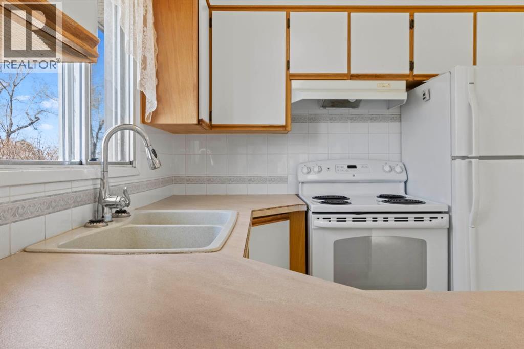 335 1 Street, Irricana, Alberta  T0M 1B0 - Photo 11 - A2303388