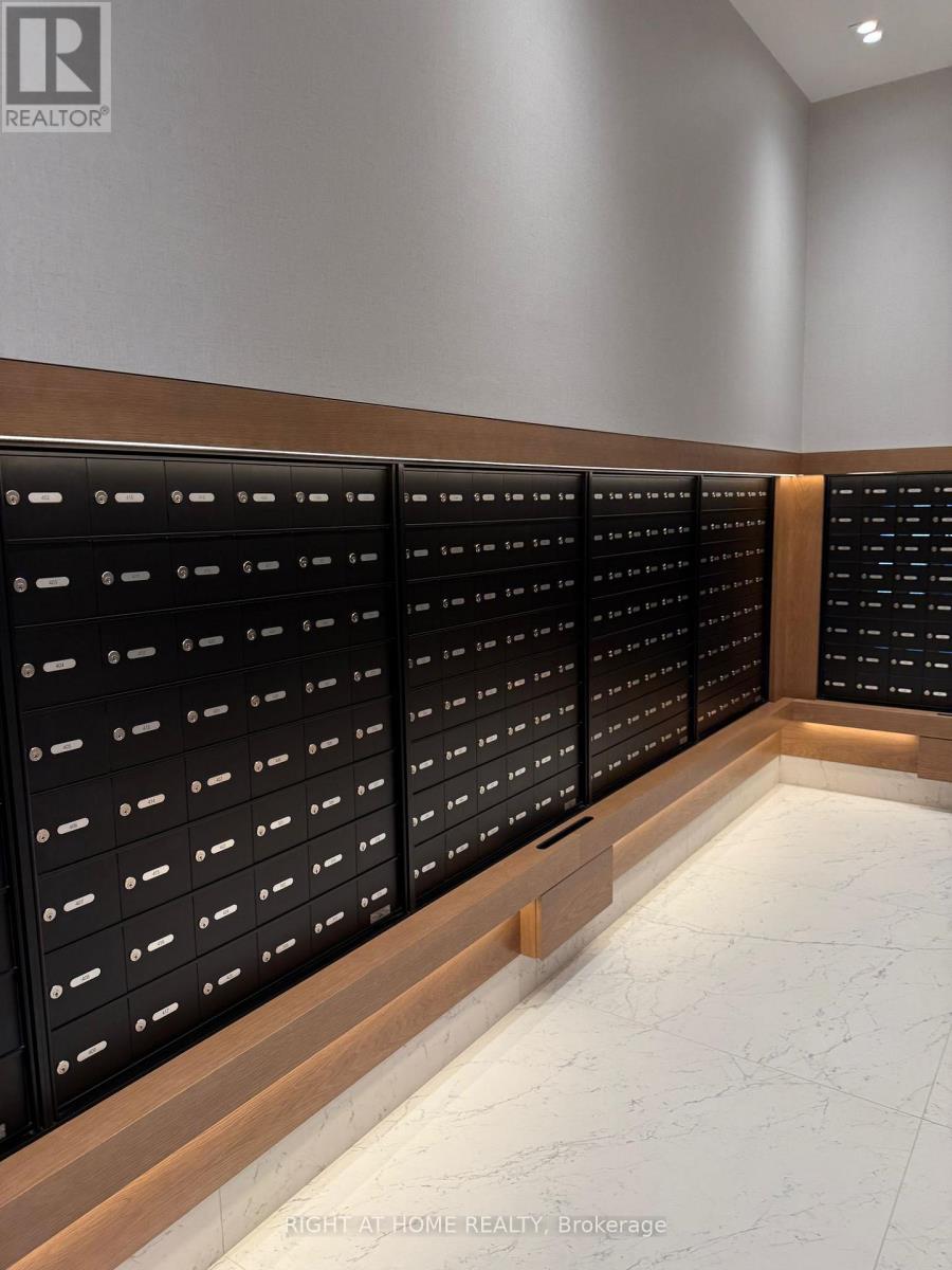 721 - 1245 Dupont Street, Toronto (Dovercourt-Wallace Emerson-Junction), Ontario  M6H 0G5 - Photo 6 - W13045440