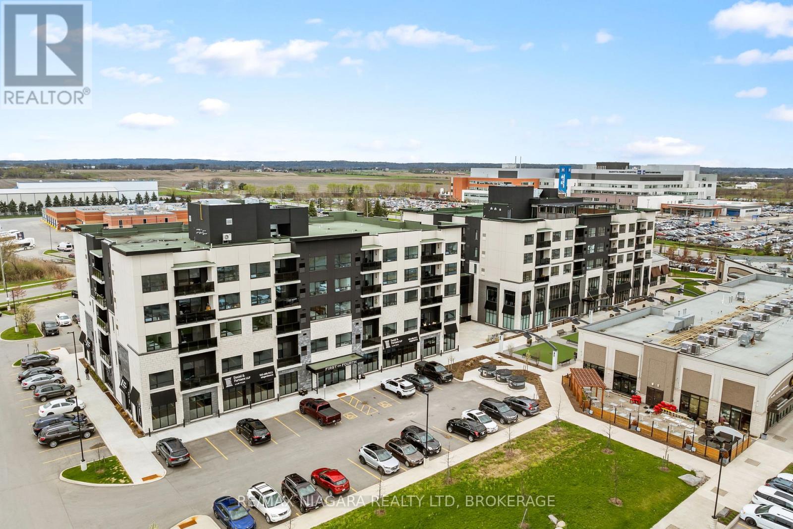 202 - 300b Fourth Avenue, St. Catharines, Ontario  L2S 0E6 - Photo 2 - X13045448