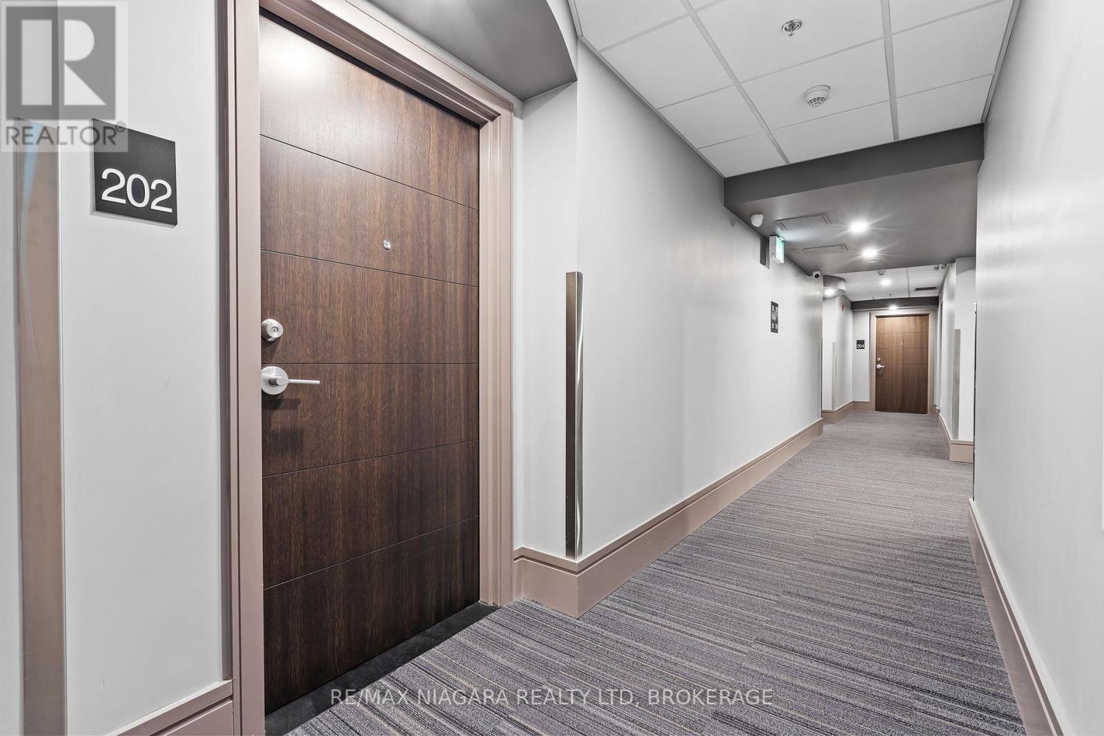 202 - 300b Fourth Avenue, St. Catharines, Ontario  L2S 0E6 - Photo 8 - X13045448