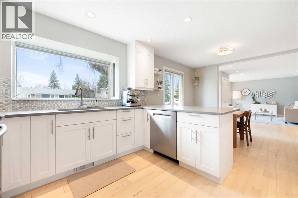 1412 89 Avenue Sw, Calgary, Alberta  T2V 0W8 - Photo 11 - A2301481