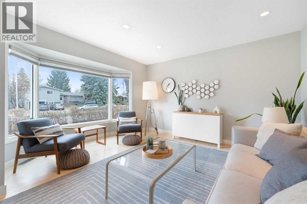 1412 89 Avenue Sw, Calgary, Alberta  T2V 0W8 - Photo 3 - A2301481