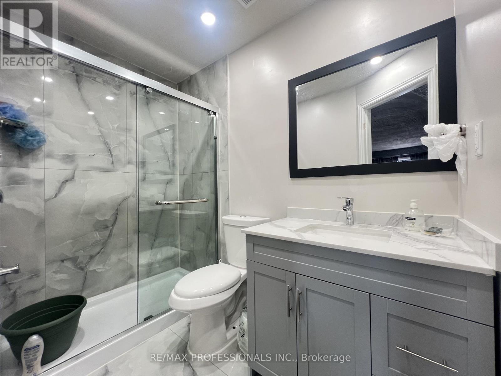 Upper - 18 Hockley Path, Brampton, Ontario  L6V 3R3 - Photo 11 - W13045454