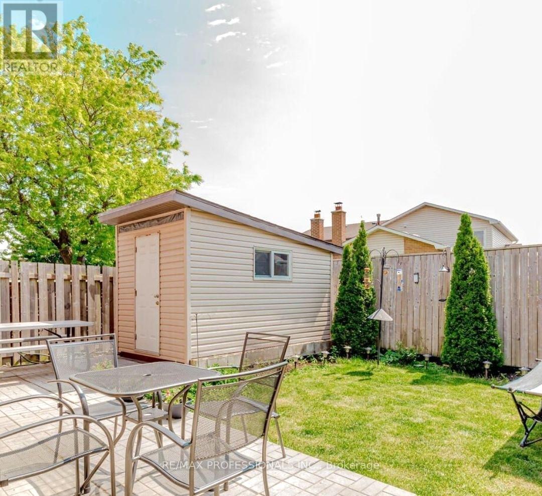 Upper - 18 Hockley Path, Brampton, Ontario  L6V 3R3 - Photo 12 - W13045454