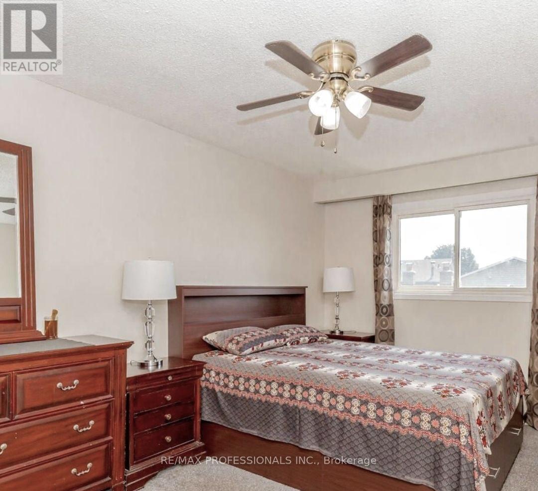 Upper - 18 Hockley Path, Brampton, Ontario  L6V 3R3 - Photo 6 - W13045454