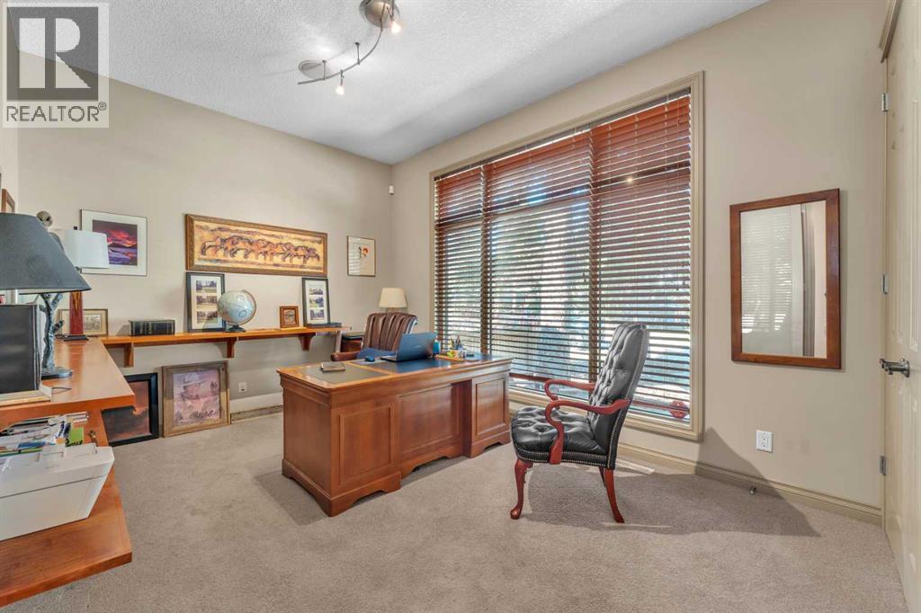 183 Westview Drive SW, Calgary, Alberta  T3C 2S3 - Photo 4 - A2303775