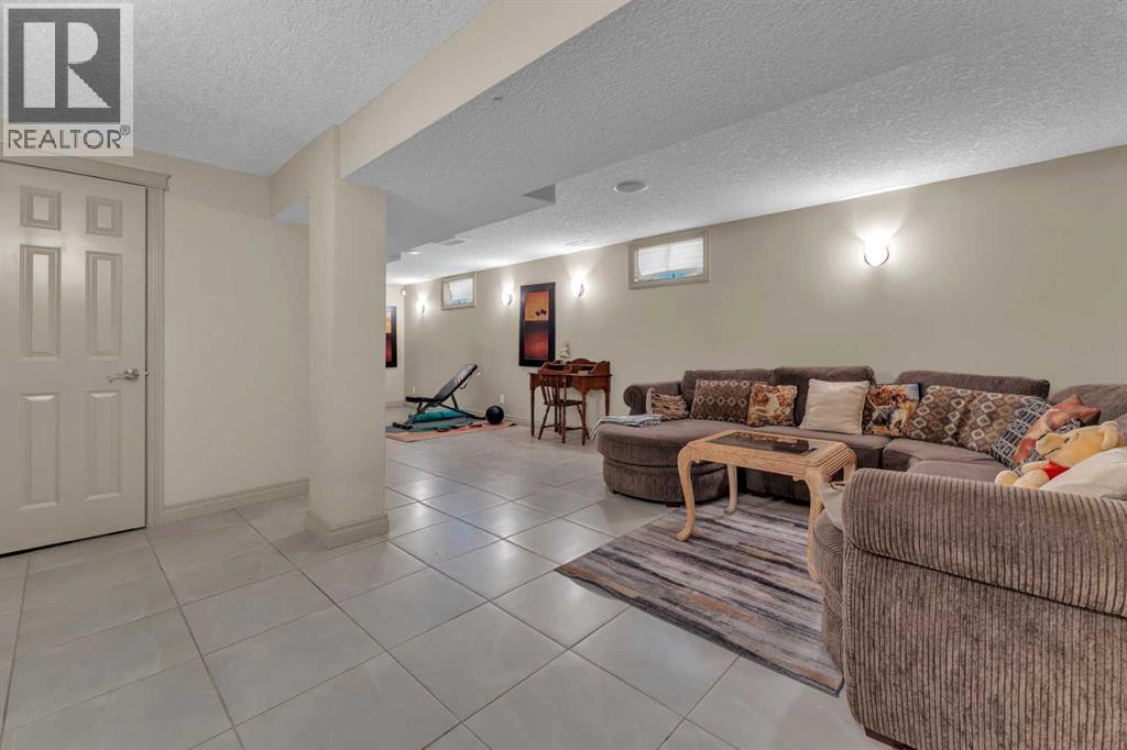 183 Westview Drive SW, Calgary, Alberta  T3C 2S3 - Photo 32 - A2303775