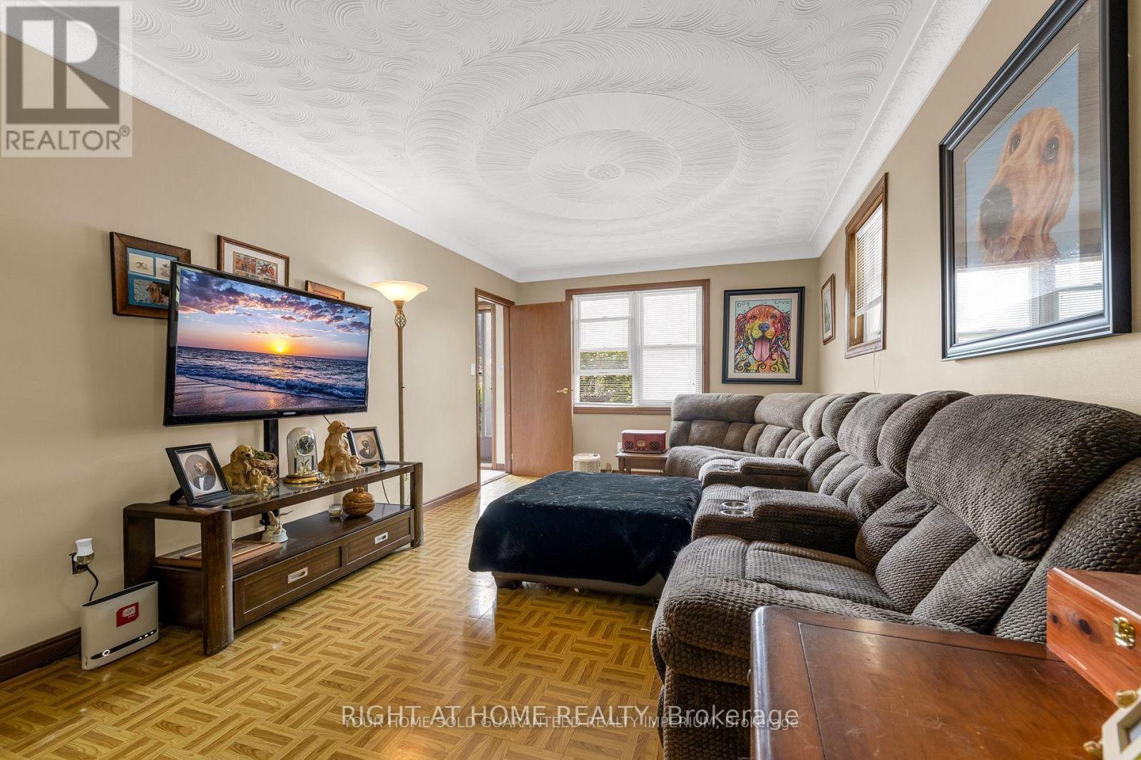 333 Limeridge Road E, Hamilton, Ontario  L9A 2S8 - Photo 3 - X13045460