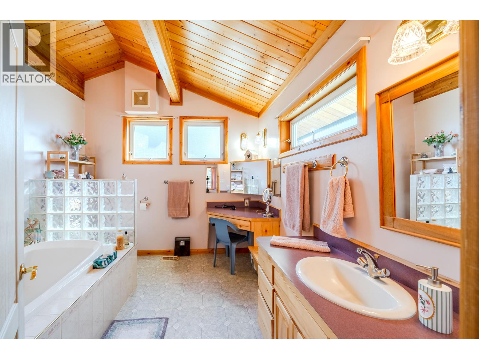 3544 Cabin Road, Lac La Hache, British Columbia  V0K 1T1 - Photo 13 - R3095228