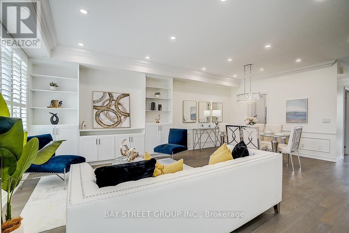 74 Village Parkway N, Markham (Unionville), Ontario  L3R 4Z7 - Photo 11 - N13045478