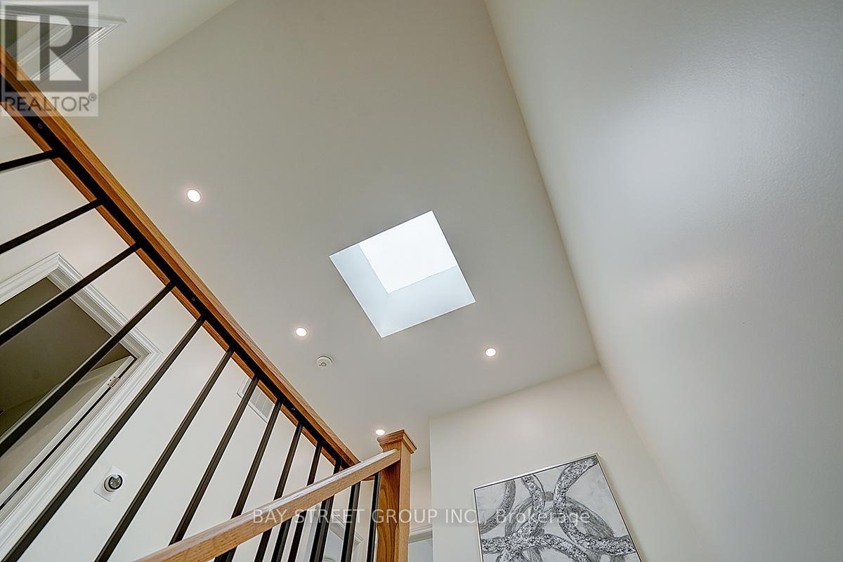 74 Village Parkway N, Markham (Unionville), Ontario  L3R 4Z7 - Photo 16 - N13045478