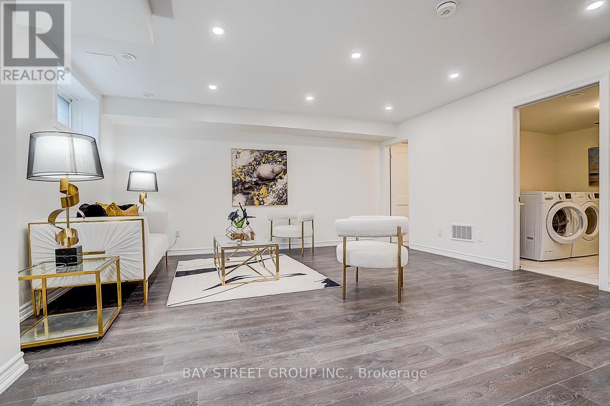 74 Village Parkway N, Markham (Unionville), Ontario  L3R 4Z7 - Photo 25 - N13045478