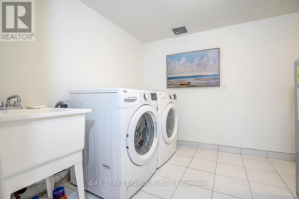 74 Village Parkway N, Markham (Unionville), Ontario  L3R 4Z7 - Photo 27 - N13045478