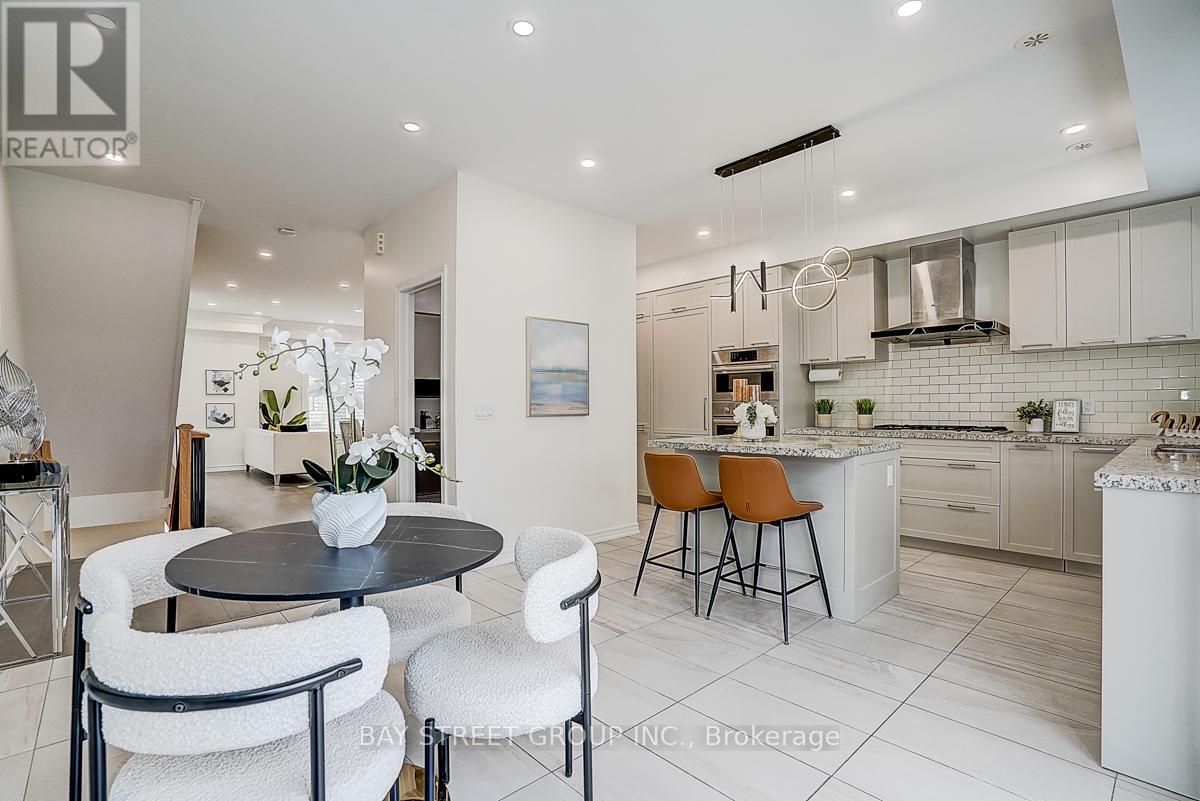 74 Village Parkway N, Markham (Unionville), Ontario  L3R 4Z7 - Photo 7 - N13045478