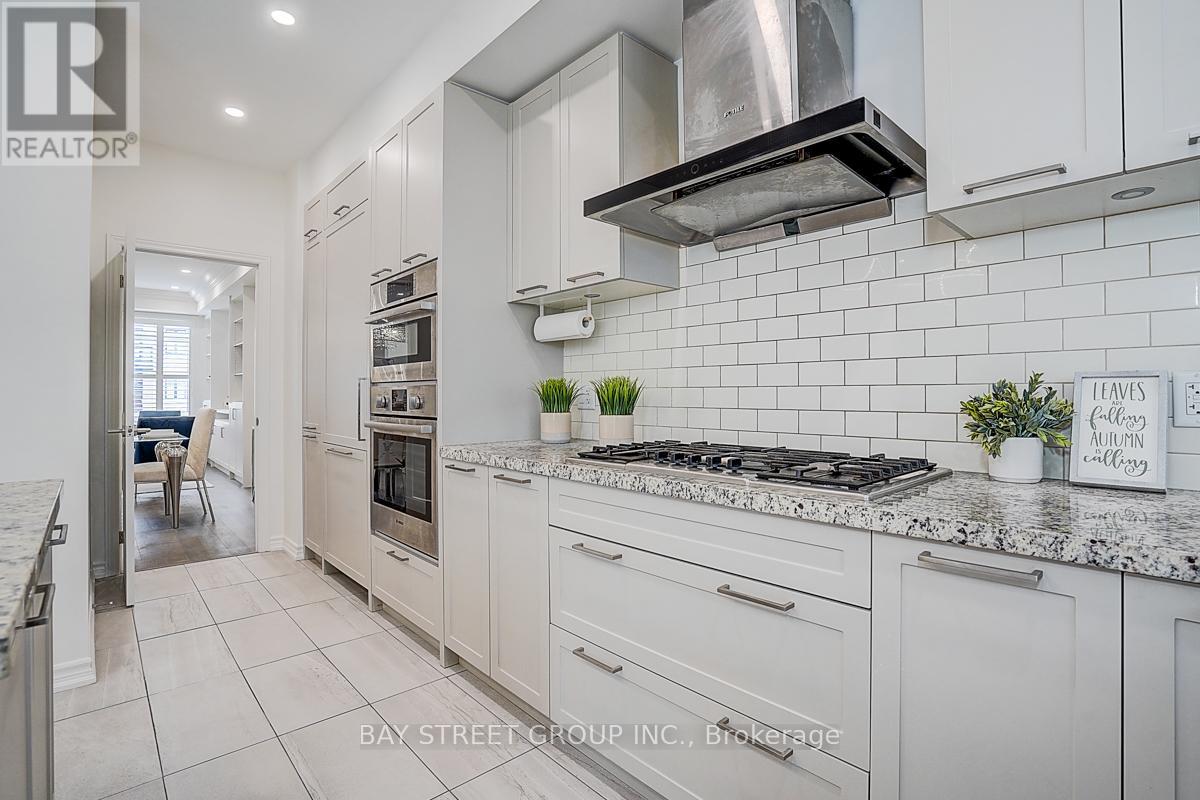 74 Village Parkway N, Markham (Unionville), Ontario  L3R 4Z7 - Photo 8 - N13045478