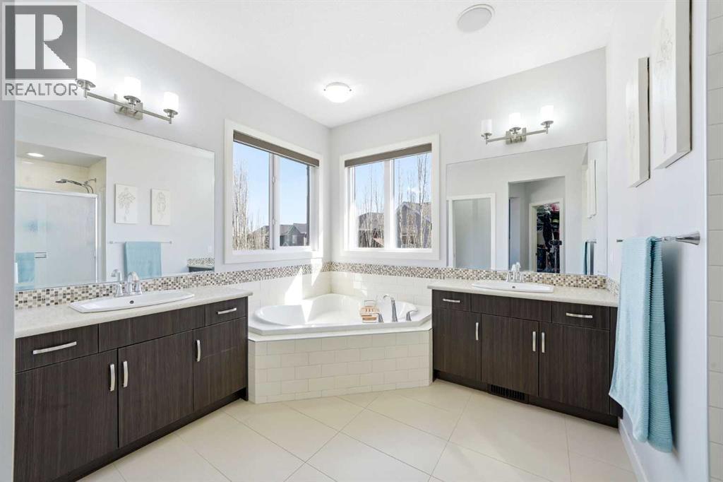 312 Sunset View, Cochrane, Alberta  T4C 0N6 - Photo 31 - A2303836