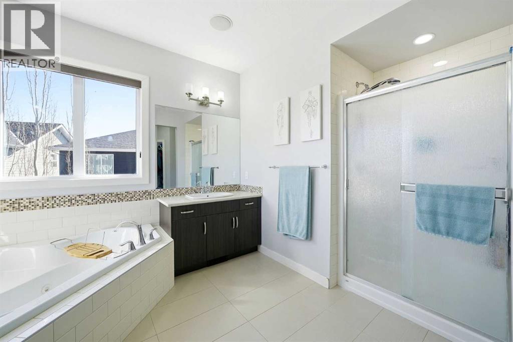 312 Sunset View, Cochrane, Alberta  T4C 0N6 - Photo 32 - A2303836