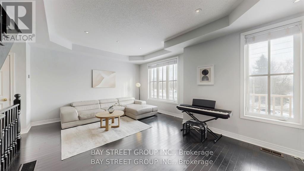 2914 Elgin Mills Road E, Markham, Ontario  L6C 0E5 - Photo 8 - N13045492