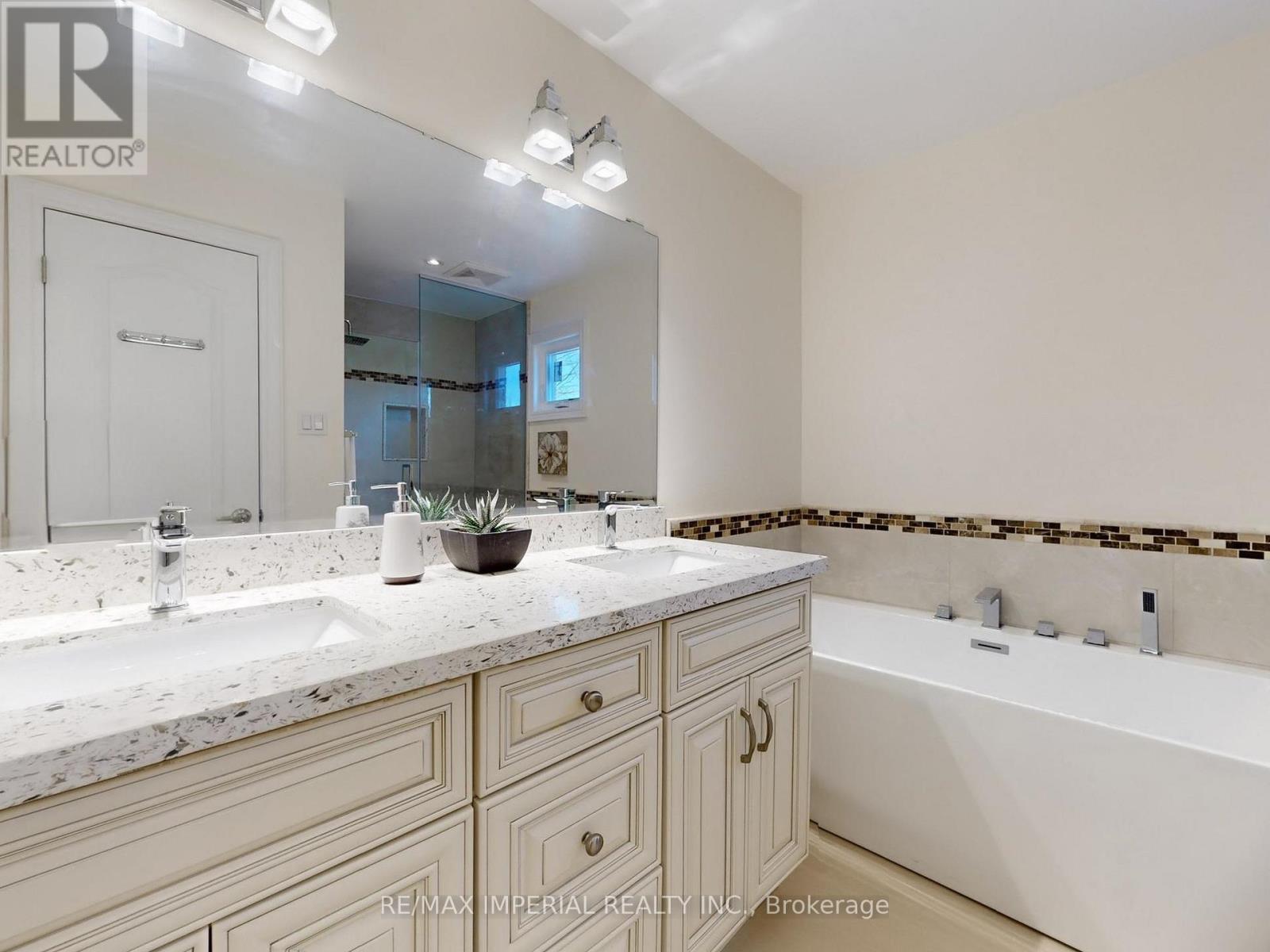 140 Romain Crescent, Oakville (Cp College Park), Ontario  L6H 5A6 - Photo 27 - W13045476